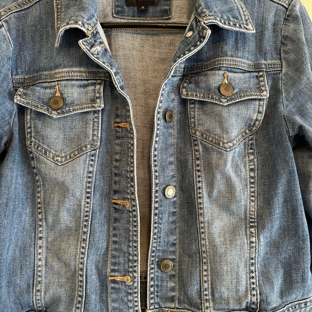Classic Jean Jacket - Light Wash - Stretch